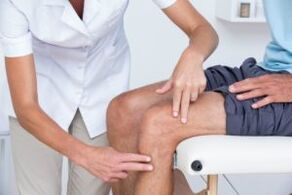Körperliche Untersuchung des Knies zur Diagnose von Arthrose